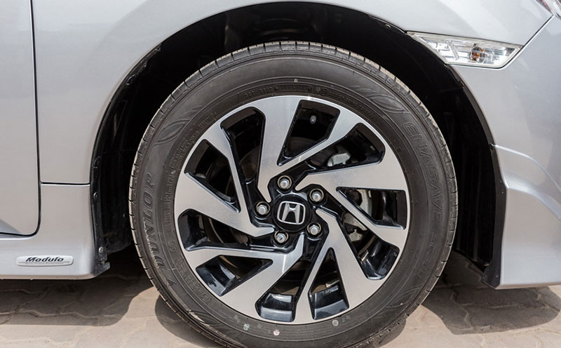 Chi tiết Honda Civic 1.8L giá 758 triệu tại Việt Nam